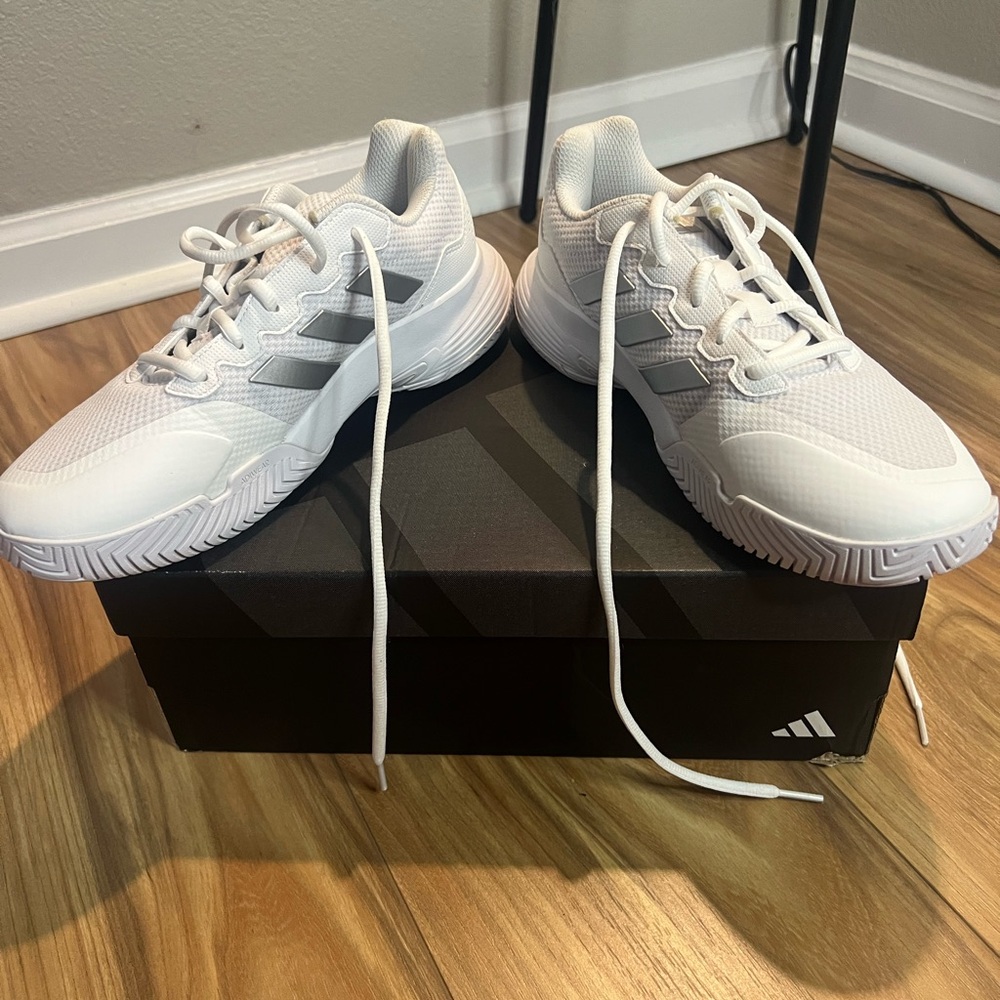 Adidas Women’s Gray and White tennis shoes NIB